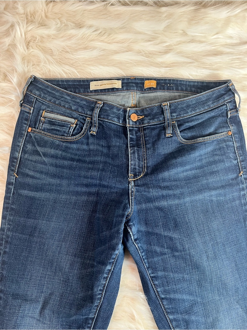 Pilcro Anthropology 32 Women's 36x29 High Rise Cropped Dark Wash - Picture 2 of 5